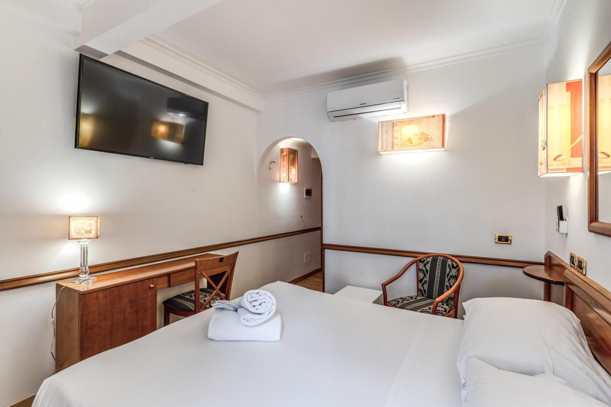 Hotel Santa Prassede Roma Ngoại thất bức ảnh