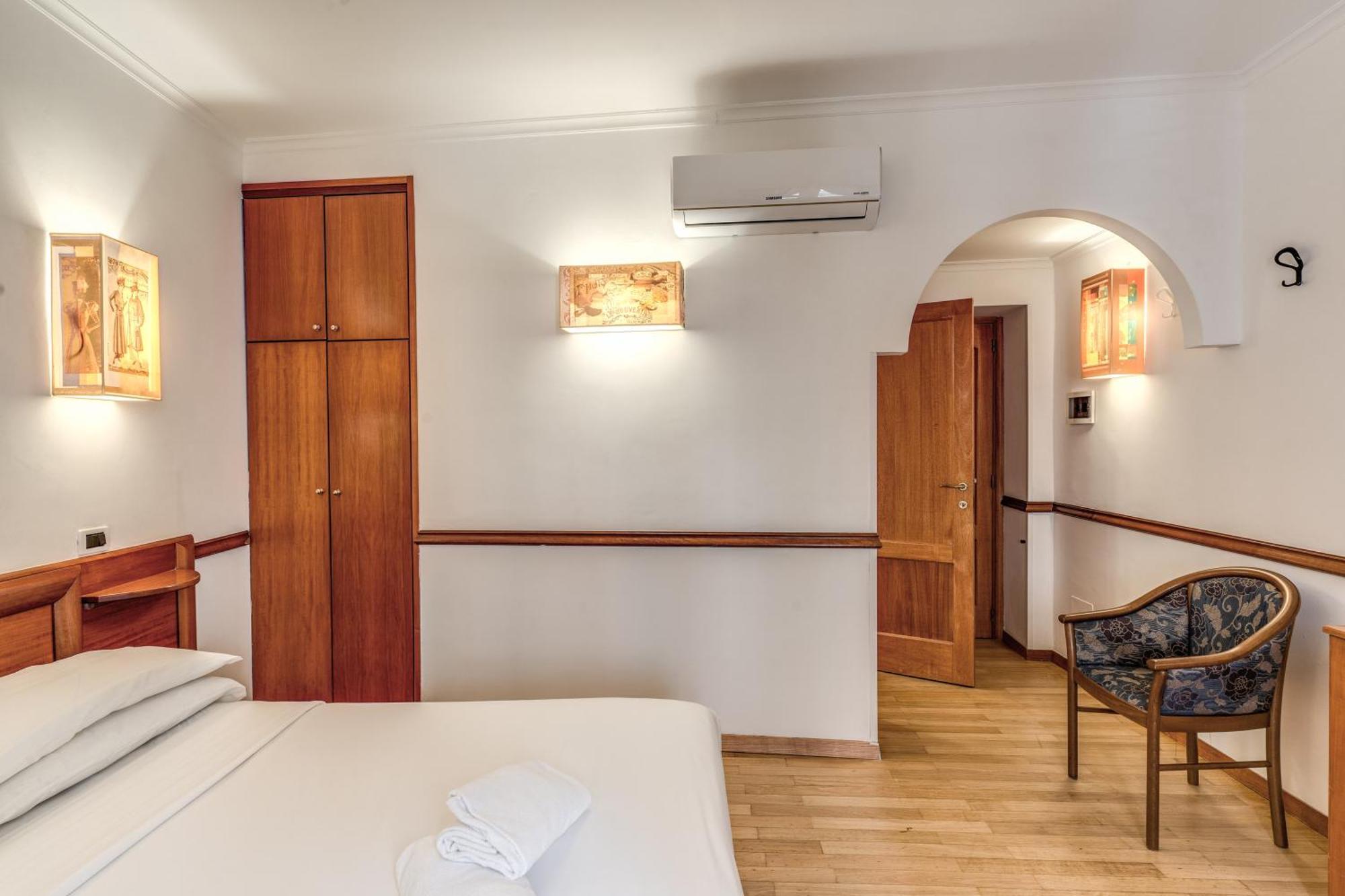 Hotel Santa Prassede Roma Ngoại thất bức ảnh