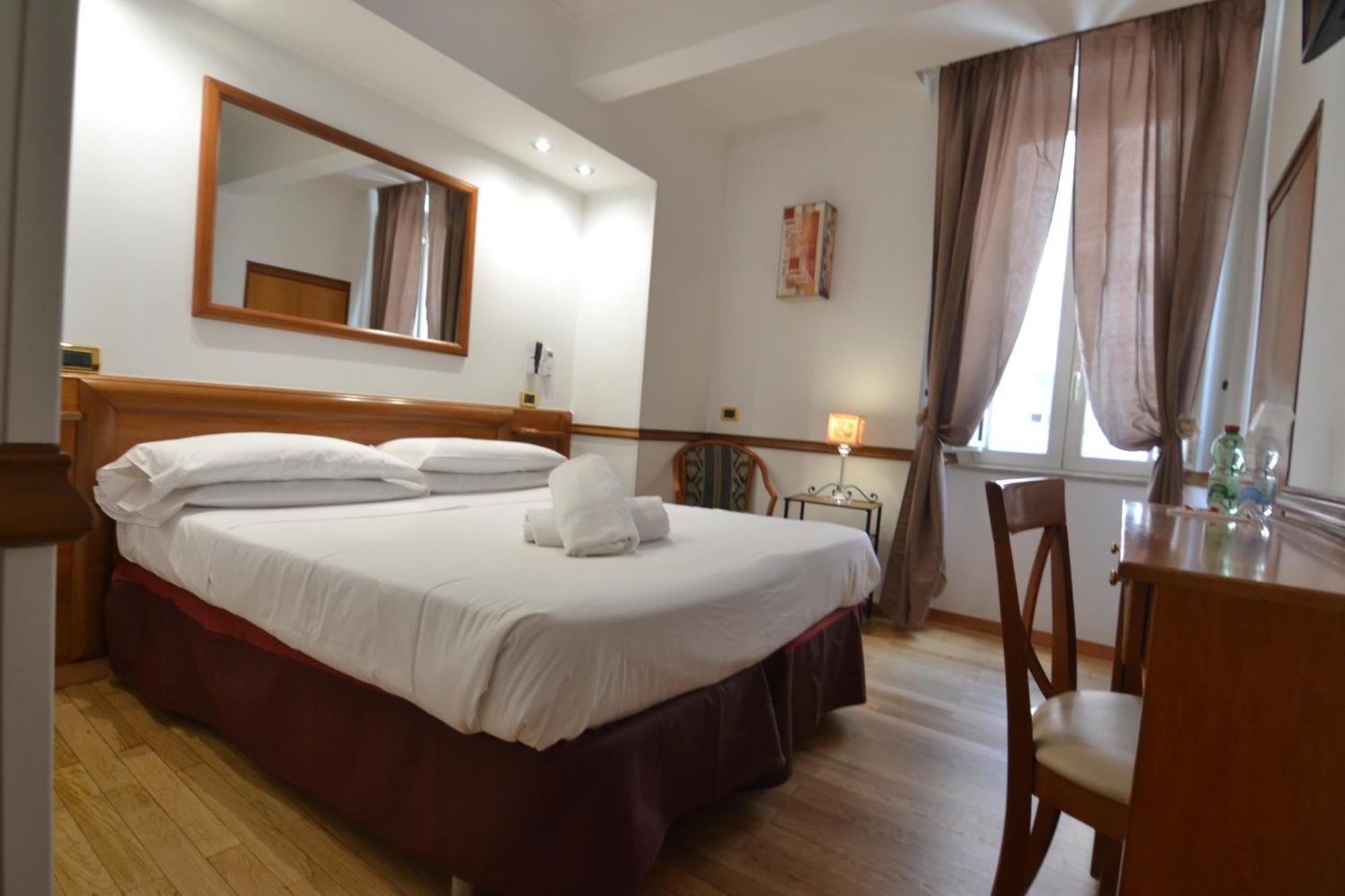 Hotel Santa Prassede Roma Ngoại thất bức ảnh