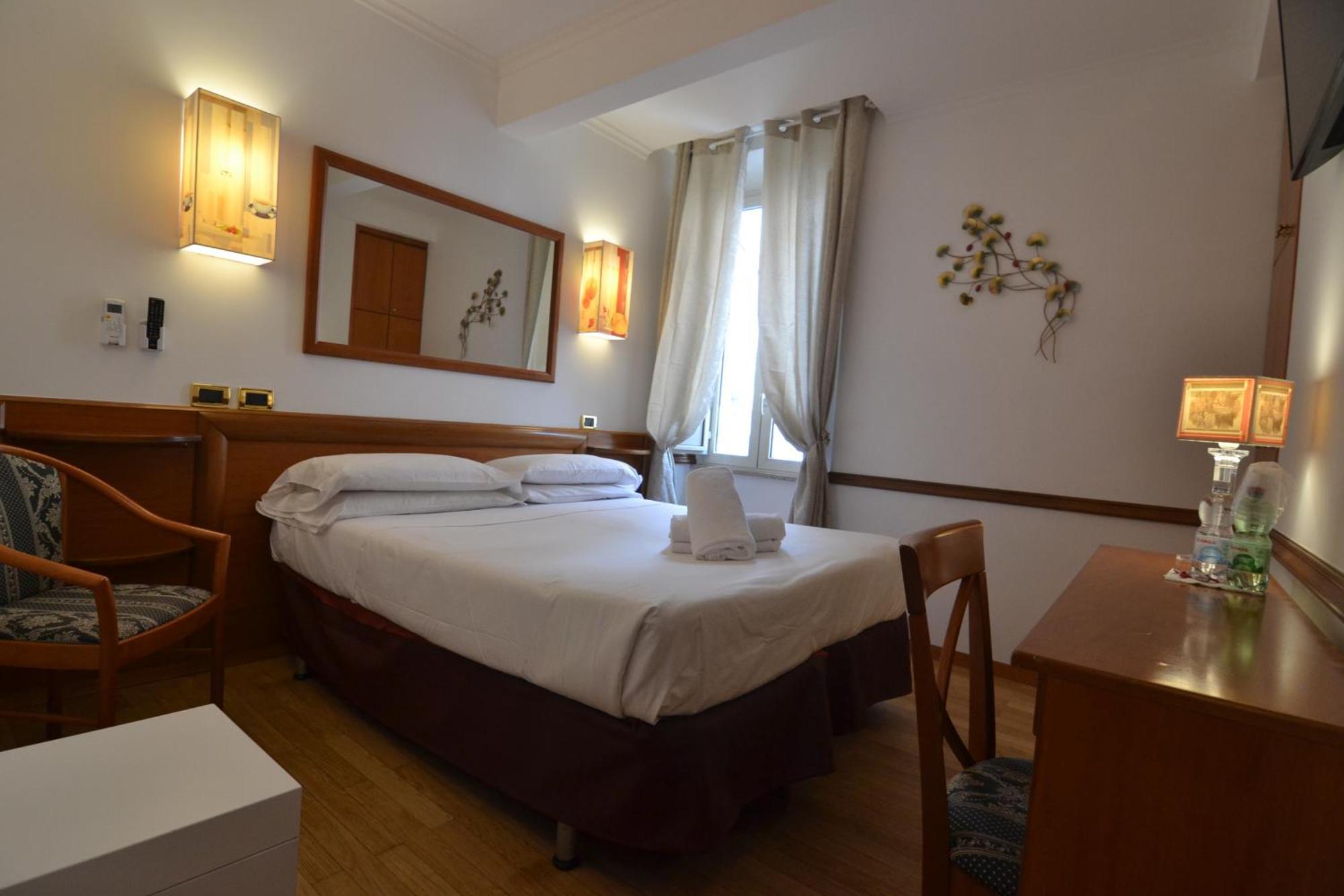 Hotel Santa Prassede Roma Ngoại thất bức ảnh